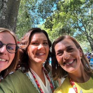 Assunção Cristas Instagram - No recinto a preparar-me para mais logo estar na @sicoficial pelas 18h00. Grande emoção! #JMJ2023