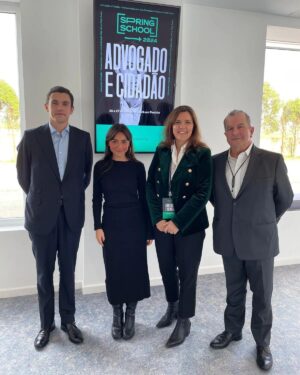 Assunção Cristas Instagram - Foi um gosto participar no painel de debate da abertura da Spring School da VdA, com o Sebastião Bugalho, analista político, o Manuel Protásio, sócio fundador do escritório, e Rita Costa Lima, associada da VdA que fez uma excelente moderação. Que seja o início de uns bons três dias de trabalhos.

#VdA #SpringSchoolVdA