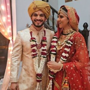 Astha Agarwal Instagram - Totally #starstruck 🤩 with his presence #arjunbijlani .. as clearly seen in this #cover #picture as well 🥰
Such an honor to share screen space with you ABS 🤗
.
.
.
.
#asthaagarwal #actor #shootlife #bts #love #instareels #ghumhaikisikeypyaarmeiin #pyarkapehlaadhyayshivshakti #aboutastha #youtuber @shivshaktifans143 @pyaarkapehlaadhyayashivshakti @shivshakti_zeetv @shivtixarnik @shivtixarnik @shivtilove @shivshakti_rainbow @pyarkapehlaadhyayshivshakti8 @pyarkapehlaadhyay_shivshakti