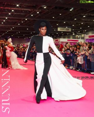 Asttina Mandella Instagram - D. R. A. G. 

Long ago, The Four Nations lived in Harmony with the rest of the EU and the world ……..BUT everything changed when both Death and DragRace/DragCon Nation attacked. 

Only the AVATAR master all of the four elements could face the DragConNation but in 2023 when the time came the world needed her to be Asttina Mandella 

She Vanished

3 Hundred Years had passed since the war of my chamber of exquisite sadness, i discovered the new Asttina, and the least thing I could do was make it to DragConUK this year! 
and finally got to give the dress @liquorice_black made for the finale episode the moment it deserved 

AVATAR 🔥💧🌎💨
The New Asttina