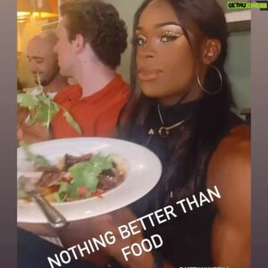 Asttina Mandella Instagram - Ready to spend the whole of Xmas day eating🍛🥘🧆🍲 Nothing better than food