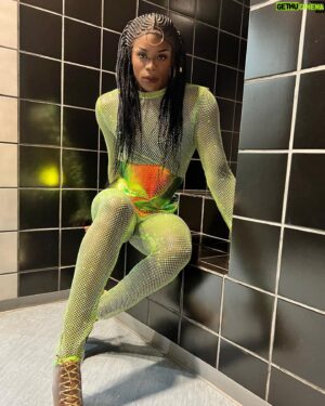 Asttina Mandella Instagram - SERPENT🐍✨ Big love to @iammoheart for letting me wear this look. I FELT CUNT