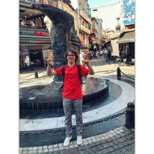 Ata Berk Mutlu Instagram - Çok yakında güzel bir sürpriz var... 😇❤️