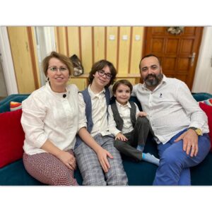 Ata Berk Mutlu Instagram - Ramazan Bayramınızı en içten dileklerimle kutlar, sevdiklerinizle birlikte şeker tadında güzel bir bayram geçirmenizi dilerim. 🙏💚🍬