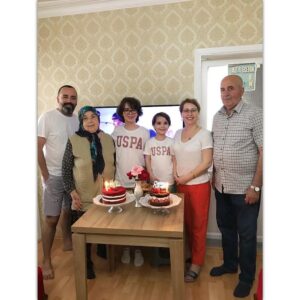 Ata Berk Mutlu Instagram - Doğum günümü kutlayan herkese çok teşekkür ederim... 😇✨🎉🎈🎁 İyi ki varsınız ! Sizi çok seviyorum. ❤️