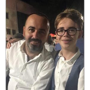Ata Berk Mutlu Instagram - Babam 🤍 Yeni yaşın kutlu olsun... Seni çok seviyorum ! İyi ki benim babamsın ! İyi ki varsın ! 😇🙏 #BeraberNiceMutluSenelere @erhan059