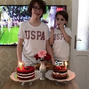 Ata Berk Mutlu Instagram - Doğum günümü kutlayan herkese çok teşekkür ederim... 😇✨🎉🎈🎁 İyi ki varsınız ! Sizi çok seviyorum. ❤️