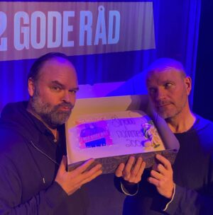 Atle Antonsen Instagram - Og DERR rundet vi, i Sogndal, jaggmen 200 shows etter 125 000 solgte bill. Vi brukte 5 måneder på de første 100 showene. Og to år på de neste. Perfekt i henhold til covidskjema det! @tuftejo