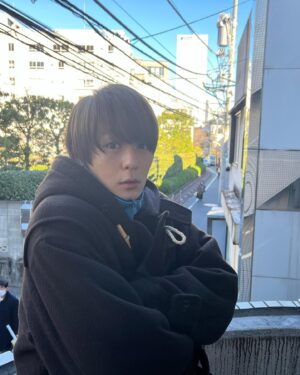 Atsuhiro Inukai Instagram - 髪切染。
今年もありがとうございました。
来年もよろしくお願いします。
#犬飼貴丈#散髪#髪染#愛染#bleach#2022