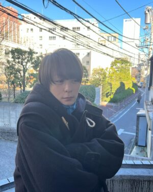 Atsuhiro Inukai Instagram - 髪切染。
今年もありがとうございました。
来年もよろしくお願いします。
#犬飼貴丈#散髪#髪染#愛染#bleach#2022