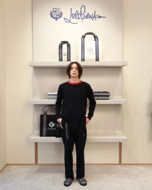 Atsuhiro Inukai Instagram - Loro Pianaにて。
沢山の洋服、カルチャーに触れられて幸せ
ストリートテイスト。
@loropianaofficial 
#fujiwaraxloropiana#loropiana#inupiana#銀座#銀座ってだけで#緊張する#アイムフロム#徳島