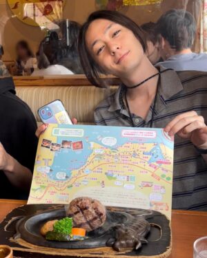 Atsuhiro Inukai Instagram - 今夜22時30分より
新・信長公記最終回！
そして、夏の思い出。
#新信長公記#犬飼貴丈#夏の思い出#みんなで#さわやかに#さわやかを食べました