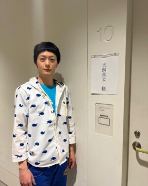 Atsuhiro Inukai Instagram - 本日19時よりぐるナイ
23時59分よりケイ×ヤク
両方ともよろしくお願いします！
#ケイヤク#ぐるナイ#英獅郎#犬飼貴丈#恐ろしいことに#この2枚の写真に写ってる人は#同一人物である#恐れ慄く