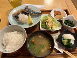 Atsuhiro Tsuda Instagram - 引っ越しをためらう理由がここにある
100点
すー