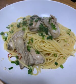 Atsuhiro Tsuda Instagram - 小林幸子さんに買ってもらった牡蠣をパスタにして食べた
めちゃくちゃ美味いやないかい！