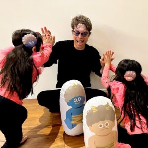 Atsushi Tamura Instagram - 全員が鬼をやりたがる田村家

人間不在の節分となりましたw
福が来るのでしょうか？

娘たちへ
守るべき伝統と役目を終える伝統があるから、しっかりと見極めてね♡