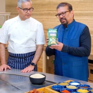 Atul Kochhar Instagram - Catch a glimpse of two-time Michelin Star @chefatulkochhar celebrating Daawat World Biryani Day with his special Wild Mushroom Biryani. Don’t miss out on the celebration on July 7th!
@virsanghvi
#DaawatWorldBiryaniDay #DaawatBiryani #AtulKochhar #MichelinStarChef #DaawatTheFinest #CulinaryExcellence #Biryani