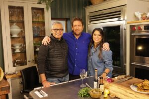 Atul Kochhar Instagram - Don’t miss @chefatulkochhar on @saturdayjamesmartin at the weekend! 👨‍🍳

Tune in from 9.30am on @itv this Saturday, when Atul joins @jamesmartinchef to cook the delicious Crab Bonda dish for you to try at home, or catch up later on @itvxofficial 📺

#saturdayjamesmartin #itv #celebritychef #indianfoodlovers