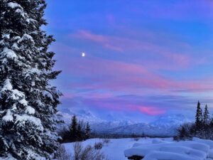 Atz Lee Kilcher Instagram - “If I could eat them I would.”
( in regards to sunsets)

#Alaska #edibleplanet #donteattheyellowsnow