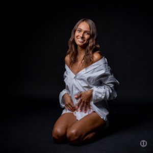 Audrey Blanchet Instagram - Make your heart the most beautiful thing about you🤍

📸: @innerlight.studio