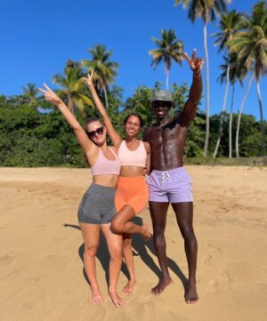 Audrey Blanchet Instagram - Du soleil   des bons amis = une Audrey bien heureuse🌞