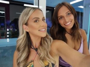 Audrey Blanchet Instagram - Est-ce Audrey ou Bianca qui quitte la villa ce soir?

Ne manquez pas la cérémonie de la flamme ce soir 21h sur @tvareseau et TVA  🔥🔥🔥

@liledelamourtva 🌴💖

- @miss_sonia_fit 🥰