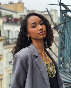 Audrey Ho-Wen-Tsaï Instagram - Hello tout le monde, j’espère que vous allez bien 🤍

Je vous dévoile quelques photos spontanées que j’ai prises durant ce week-end à Paris. J’espère que cela vous plaira 😉

Ce fut un week-end court mais bien chargé et je remercie l’ @officeducarnavalpeyiguyane , @guyane_tourisme et @ctdeguyane de m’avoir permis de me déplacer pour promouvoir notre culture guyanaise 🥰

Merci à @nath_vernet qui s’est improvisée photographe durant ces derniers jours 🤭 

#missguyane #paris #lifestyle #guyanefrançaise