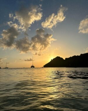 Audrey Ho-Wen-Tsaï Instagram - 🤍 PEACE 🤍

•
•
•
 

@missguyane.organisation 

#beach #stlucia🇱🇨 #holiday #sunset