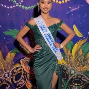 Audrey Ho-Wen-Tsaï Instagram - Hello hello, 🩷 

C’est déjà la fin de notre beau carnaval, j’espère que vous avez pu profiter au maximum ces moments de joie et de partage.☺️

Personnellement, j’en ai bien profité et je vous fais un retour en images sur mes apparitions durant cette période carnavalesque ! 🎉

1 & 2 - Grande Parade de Cayenne avec le groupe @kassialata_973 😍 ( ça faisait longtemps que je n’avais pas défilé dans les rues 🤭) Merci à @moussavideo pour ces belles photos et à @tarquin_benel pour ma tenue 😉
3 - Présente lors de LAKKARNIVAL 🎉🎉
4 - Le vidé de la @ctdeguyane ( d’ailleurs c’était mon premier vidé matinal 😸 ) 
5 & 6 - Grande Parade de Kourou 🥰 
7 & 8 - Ouverture du Carnaval à Paris 🎊 ( Merci à @theblack._royalty pour les photos 😉) 
9 - Bal des enfants à Paris 🤍
10 - Ouverture du Carnaval en Guyane 🥳🇬🇫

@missguyane.organisation 

#carnaval #guyanefrançaise🇬🇫 #missguyane2023 #carnival