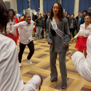 Audrey Ho-Wen-Tsaï Instagram - Hello hello, 🩷 

C’est déjà la fin de notre beau carnaval, j’espère que vous avez pu profiter au maximum ces moments de joie et de partage.☺️

Personnellement, j’en ai bien profité et je vous fais un retour en images sur mes apparitions durant cette période carnavalesque ! 🎉

1 & 2 - Grande Parade de Cayenne avec le groupe @kassialata_973 😍 ( ça faisait longtemps que je n’avais pas défilé dans les rues 🤭) Merci à @moussavideo pour ces belles photos et à @tarquin_benel pour ma tenue 😉
3 - Présente lors de LAKKARNIVAL 🎉🎉
4 - Le vidé de la @ctdeguyane ( d’ailleurs c’était mon premier vidé matinal 😸 ) 
5 & 6 - Grande Parade de Kourou 🥰 
7 & 8 - Ouverture du Carnaval à Paris 🎊 ( Merci à @theblack._royalty pour les photos 😉) 
9 - Bal des enfants à Paris 🤍
10 - Ouverture du Carnaval en Guyane 🥳🇬🇫

@missguyane.organisation 

#carnaval #guyanefrançaise🇬🇫 #missguyane2023 #carnival