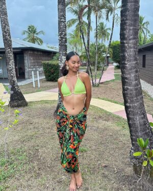Audrey Ho-Wen-Tsaï Instagram - Last Day in French Guiana 🇬🇫❤️

Encore un peu de chaleur avant de retrouver les 2 degrés qui nous attendent à Paris hahaha

👙: @valentinaboutiquekourou 

@missguyane.organisation 

#missguyane2023 #frenchguiana🇬🇫 #palmer