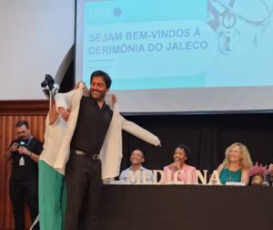 Augusto Garcia Instagram - Cerimônia do Jaleco. Agora sou, oficialmente, um acadêmico de Medicina. #medicina #médico