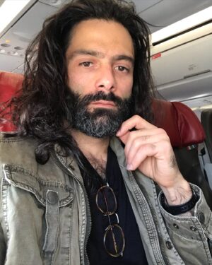 Augusto Garcia Instagram - Dia de bate e volta em São Paulo. Hoje vou dar uma entrevista falando sobre o meu novo personagem na novela e contando um pouco sobre minha trajetória como ator. Que seja um lindo dia! #ator #novela #série #reis #recordtv
