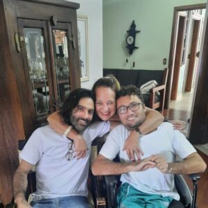 Augusto Garcia Instagram - Dona Lívia e seus dois filhos! ❤️