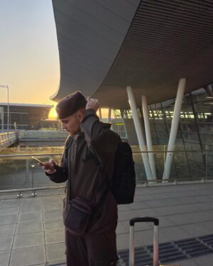 Augusto Schuster Instagram - Life is good ✈️☕️😌