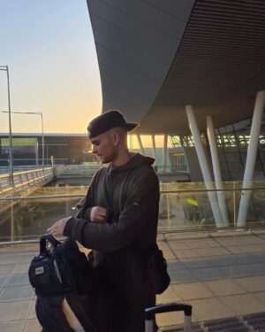 Augusto Schuster Instagram - Life is good ✈️☕️😌