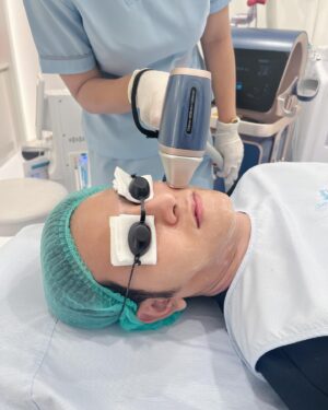 Aukkarat Jittasiri Instagram - ครบจบในที่เดียว @idlantiagingcenter จัดให้ ทรีตเมนต์หน้าใส เลเซอร์หนวดเคราคาง เติมวิตามินให้ผิว มาส์กหน้า ขอดูแลตัวเองนิดนึง พิษแดดทำร้าย 😍🩵