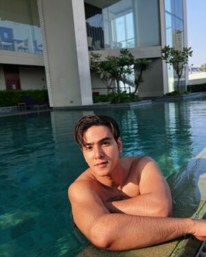 Aukkarat Jittasiri Instagram - 🏊🏻‍♂️💦☀️