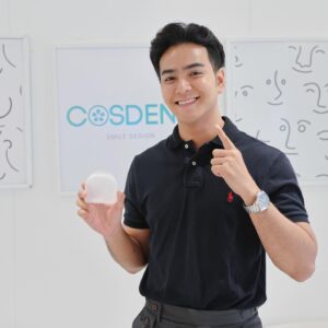 Aukkarat Jittasiri Instagram - โตสได้มาตรวจสุขภาพฟันที่ @cosdentsmiledesign มาทำรีเทนเนอร์ใส ขูดหินปูนขจัดคราบฟัน คุณหมอให้คำแนะนำดีมากๆในการดูแลฟัน ให้ฟันสวย จะได้ยิ้มสวยอย่างมั่นใจ 😬🩵