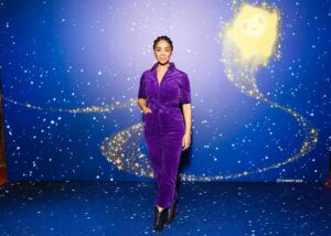Aurélie Konaté Instagram - Quel bonheur d’avoir participé à la VF du nouveau film @disneyfr @disneywishmovie.
Je suis la voix parlée et chantée de Hal.
Merci @barbaratissier et @quentinbachelet  pour votre bienveillance.
Et bravo à toute l’équipe VF @oceane_demontis @julien_crampon @instatomalmodar_officiel @camille_timmerman @herverey @anniemilon @lillycaruso
#DisneyWish 💜✨💜