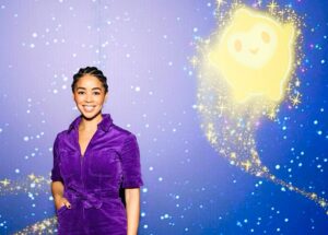 Aurélie Konaté Instagram - Quel bonheur d’avoir participé à la VF du nouveau film @disneyfr @disneywishmovie.
Je suis la voix parlée et chantée de Hal.
Merci @barbaratissier et @quentinbachelet  pour votre bienveillance.
Et bravo à toute l’équipe VF @oceane_demontis @julien_crampon @instatomalmodar_officiel @camille_timmerman @herverey @anniemilon @lillycaruso
#DisneyWish 💜✨💜