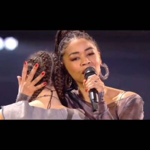 Aurélie Konaté Instagram - Retour sur ce prime @staracademytf1 de folie.
Merci infiniment à tous pour vos messages si nombreux et tellement gentils.
Je ne savais pas à quel point me voir performer vous avait manqué.
Merci pour cet amour depuis 21 ans.
Vive la vie 🎶✨💖
@kameloualioff @lenie_v13 @mathieuvergne