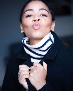 Aurélie Konaté Instagram - Je vous souhaite à tous une merveilleuse année 2024.
Que tous vos rêves se réalisent et que cette année vous apporte joie, santé et un bonheur ultime.
2023 aura été pour moi une année de folie avec beaucoup de joie mais aussi son lot de tristesse.
Je nous souhaite de la bienveillance les uns envers les autres et de toujours profiter de l’instant présent.
Merci à tous pour votre soutien au quotidien.
Je vous aime 
Vive la vie 🎊🎉💖
Pic by @benoit_marechal_photo