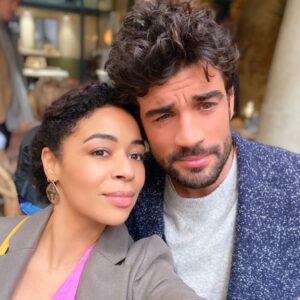 Aurélie Konaté Instagram - Plus Belle La Vie s’arrête. L’annonce a été faite.
Je voulais remercier la production et la chaîne de m’avoir offert le joli rôle de Carmen. J’ai vécu mille vies en quelques mois et c’était juste génial.
Merci à mes partenaires de folie, à toutes les équipes, technique, réalisateurs, HMC, nos coachs et répétiteurs, la régie et surtout merci @marisa_commandeur d’avoir insisté pour que je passe le casting.
Que de belles rencontres sur ce tournage.
Je pense fort à vous tous et j’espère à vite pour de nouvelles aventures.
Et merci à vous, téléspectateurs de nous avoir suivis tous les soirs. Merci merci merci ❤️
@pblvofficiel @newen_studios @clairedlr72 @prudenceleroy @leo_romain_ @jeromebertin #thomasseraphine @carolineriouoff @kjelbennett @sandrine_cohen_ @henon.eric #simonehrlacher @anthonydupray @davidbanoff