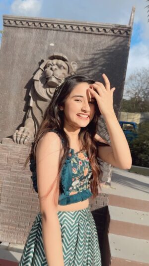 Aurra Bhatnagar Badoni Instagram - manwa lage 🤍✨🌿