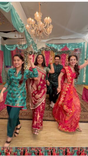 Aurra Bhatnagar Badoni Instagram - Anupamaa wale enthu log 🥰

When @vijayganguly and @rameshtaurani ka gaana is trending…and I have a my fabulously enthusiastic bunch of performers on the set ♥️
Love u guys this was funnnnn 😍

#grateful #reelitfeelit #rupaliganguly #anupamaa #vijayganguly #ishqvishq #nishisaxenaa #kunwaramar #aurabhatnagarbadoni #instagood #jaimatafi #jaimahakal