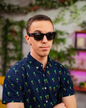 Austin Evans Instagram - Giving the new Meta Glasses a shot, what do you want to know?