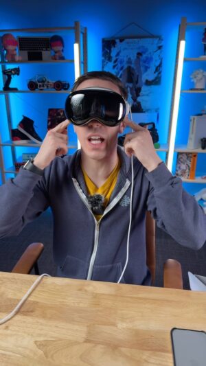 Austin Evans Instagram - Does the Apple Vision Pro work with glasses?