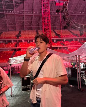 Austin Kang Instagram - 즉흥 여행과 최고의 공연 good times🤙🏼🤙🏼