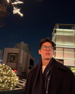Austin Kang Instagram - Happy holidays :) 2024 lets go !